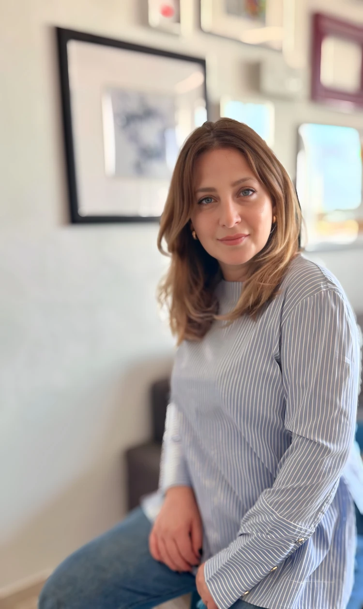 Portrait of Dr. Elisa De Cruto, psychologist and psychotherapist in Milan and New York